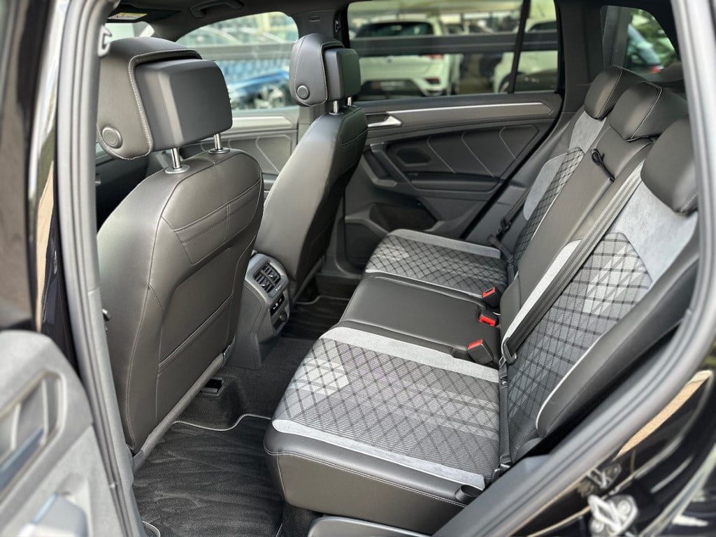 Volkswagen Tiguan 1.5 tsi 150pk dsg r-line | black line | panoramadak | tre