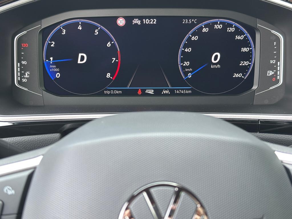 Volkswagen T-roc 1.5 tsi 150pk dsg r-line | camera | keyless | elek. achter