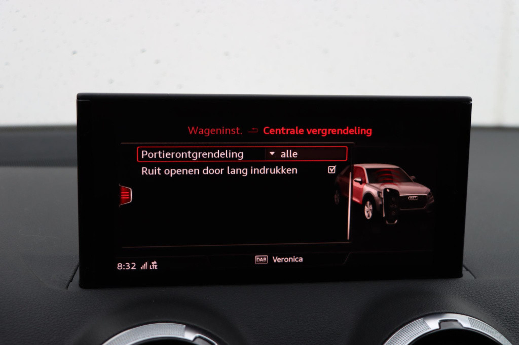 Audi Q2 30 tfsi s-line edition sound 110pk