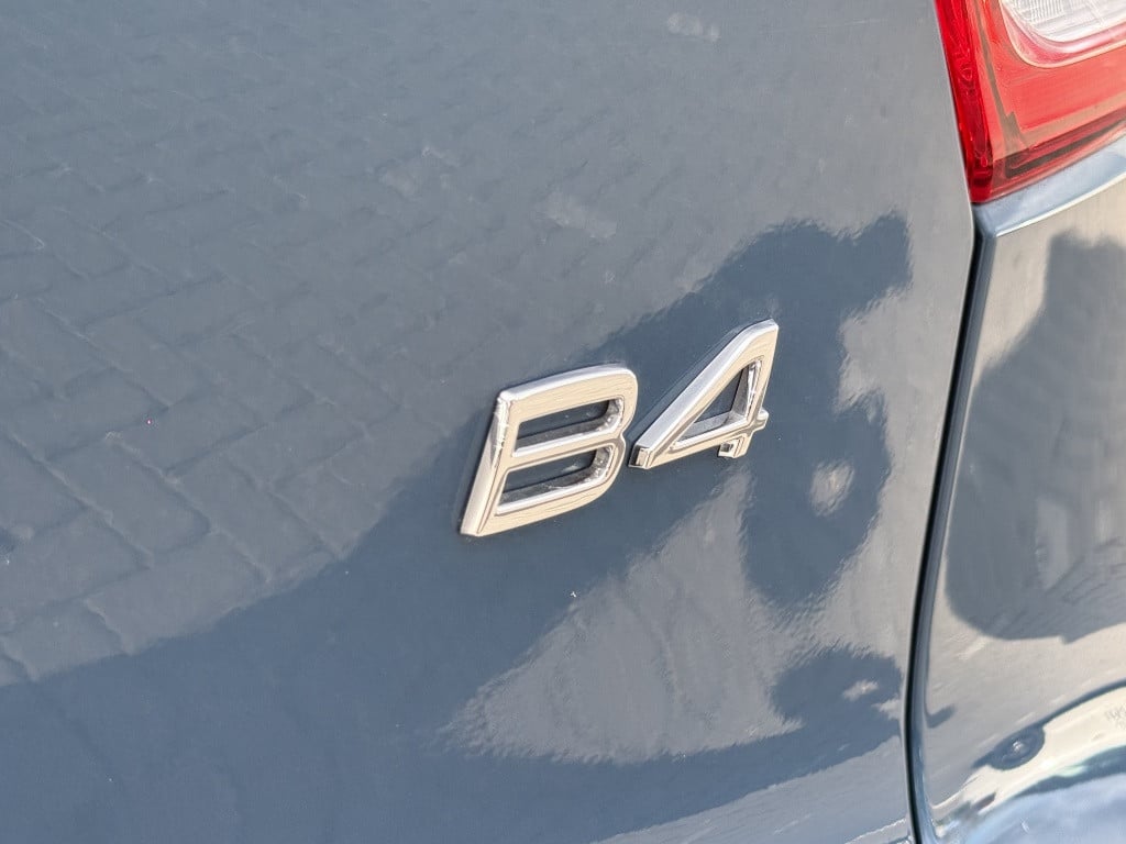 Volvo XC40 b4 197pk plus dark |adap.cruise| trekhaak | camera| elektrische