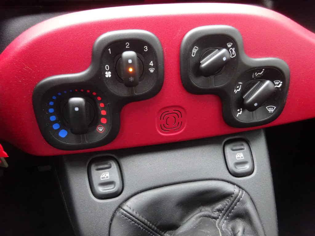 Fiat Panda 0.9 twinair lounge airco / elektr. ramen / cruise control / nap
