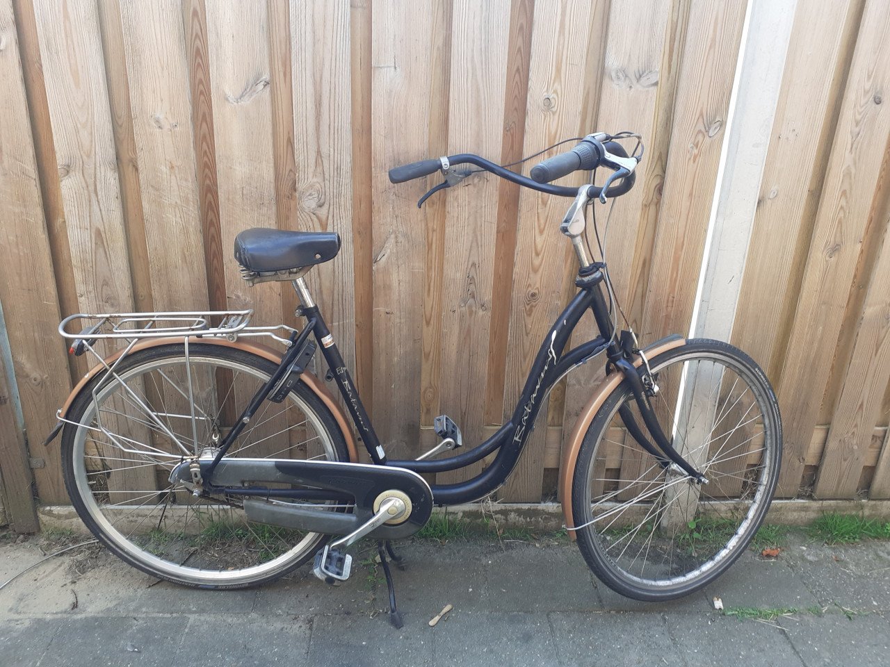 Moederfiets BATAVUS 28inch zwart.....XXL..!...& een Witte