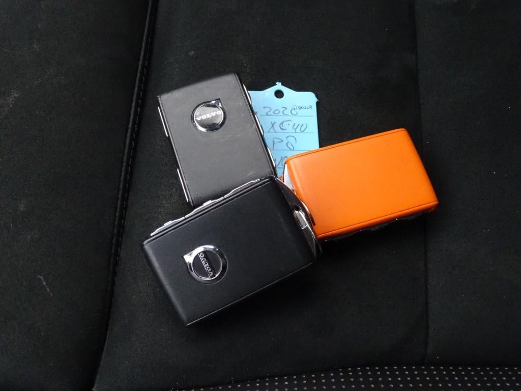 Volvo XC40 recharge p8 awd r-design