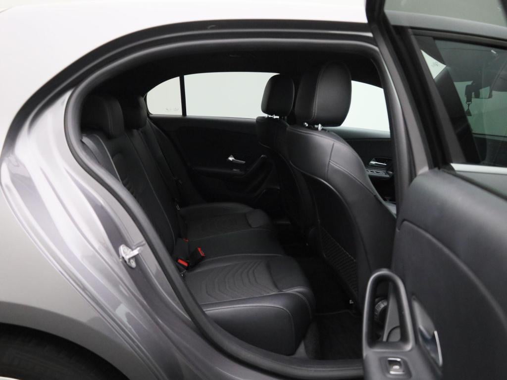 Mercedes-Benz A-Klasse 180 business solution | automaat | navigatie | achte