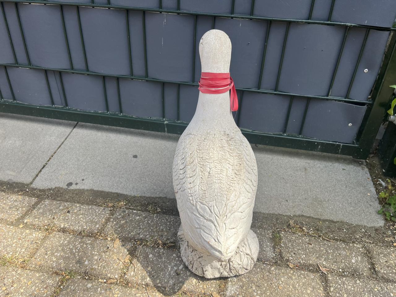 Gans als tuinbeeld, materiaal beton