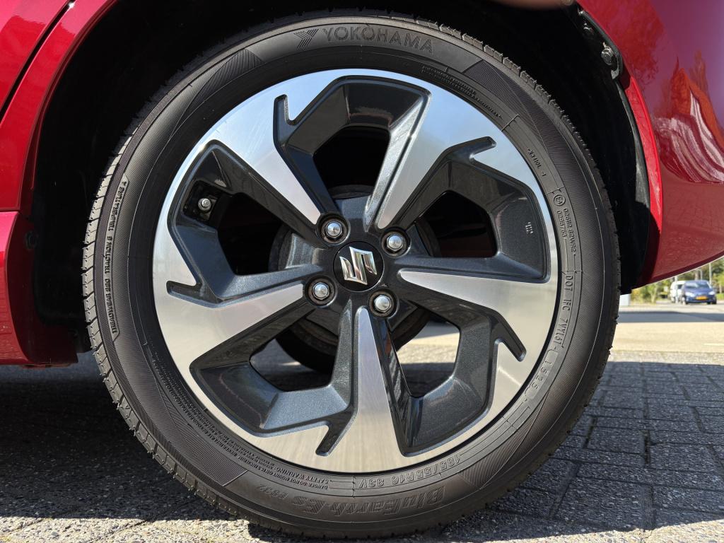 Suzuki Swift style automaat 1.2 smart hybrid/black rhino pakket