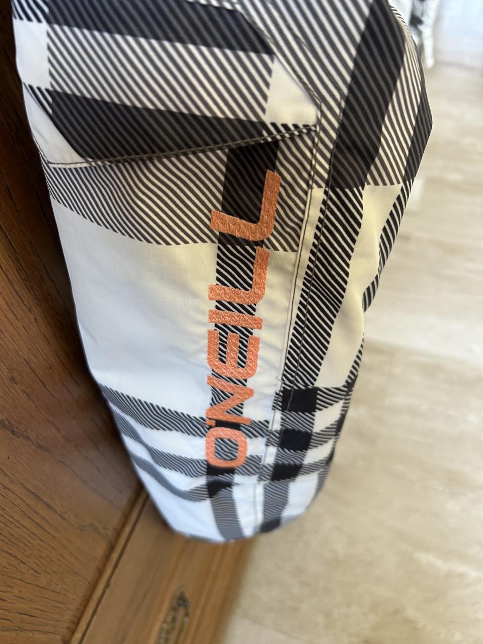 Mooie grijs/witte ski jas van O'Neill maat L