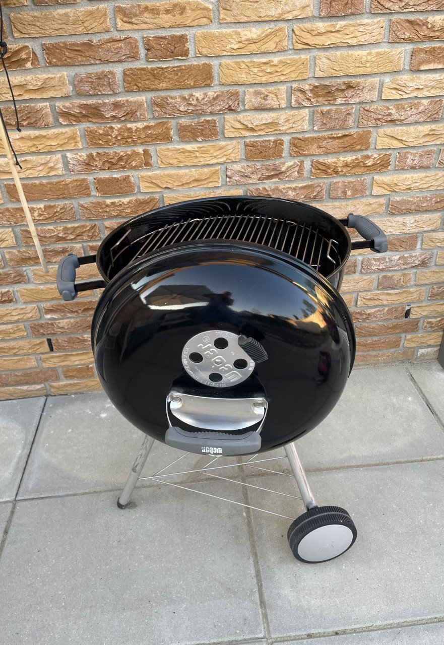 Weber master touch bbq, met Weber brikettenstarter set
