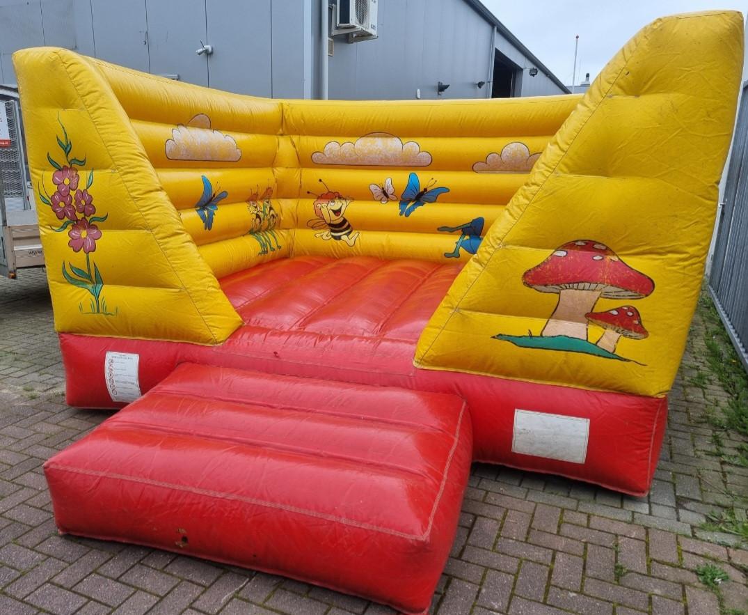 Div, Springkussens / Kinderspelen en attracties te huur.-