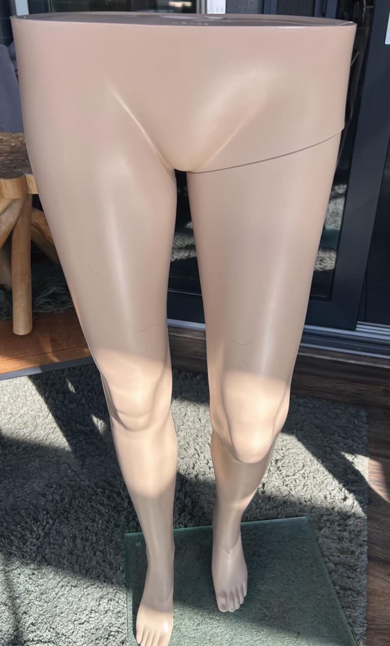 Etalage pop dames model 1.74 cm.