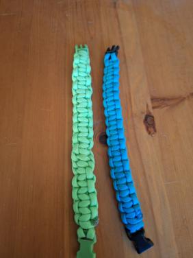 2 armbandjes