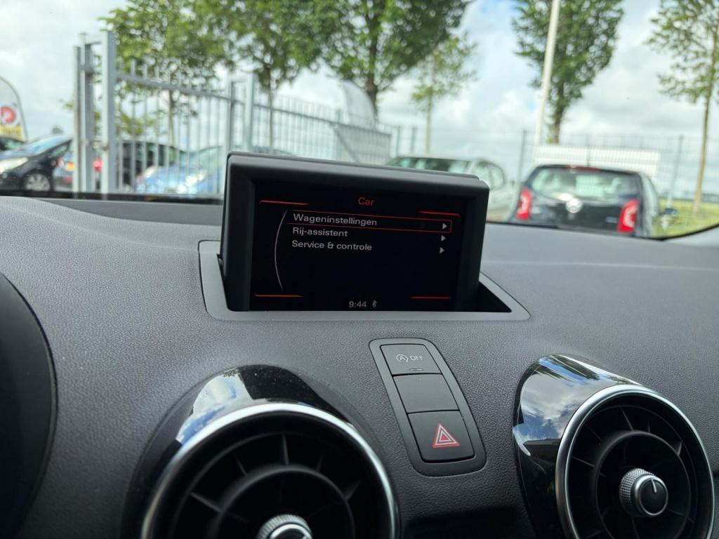 Audi A1 Sportback 1.4 tfsi connect | s-line | automaat