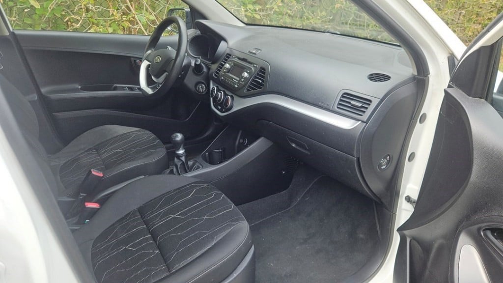 Kia Picanto 1.0 12v hatchback