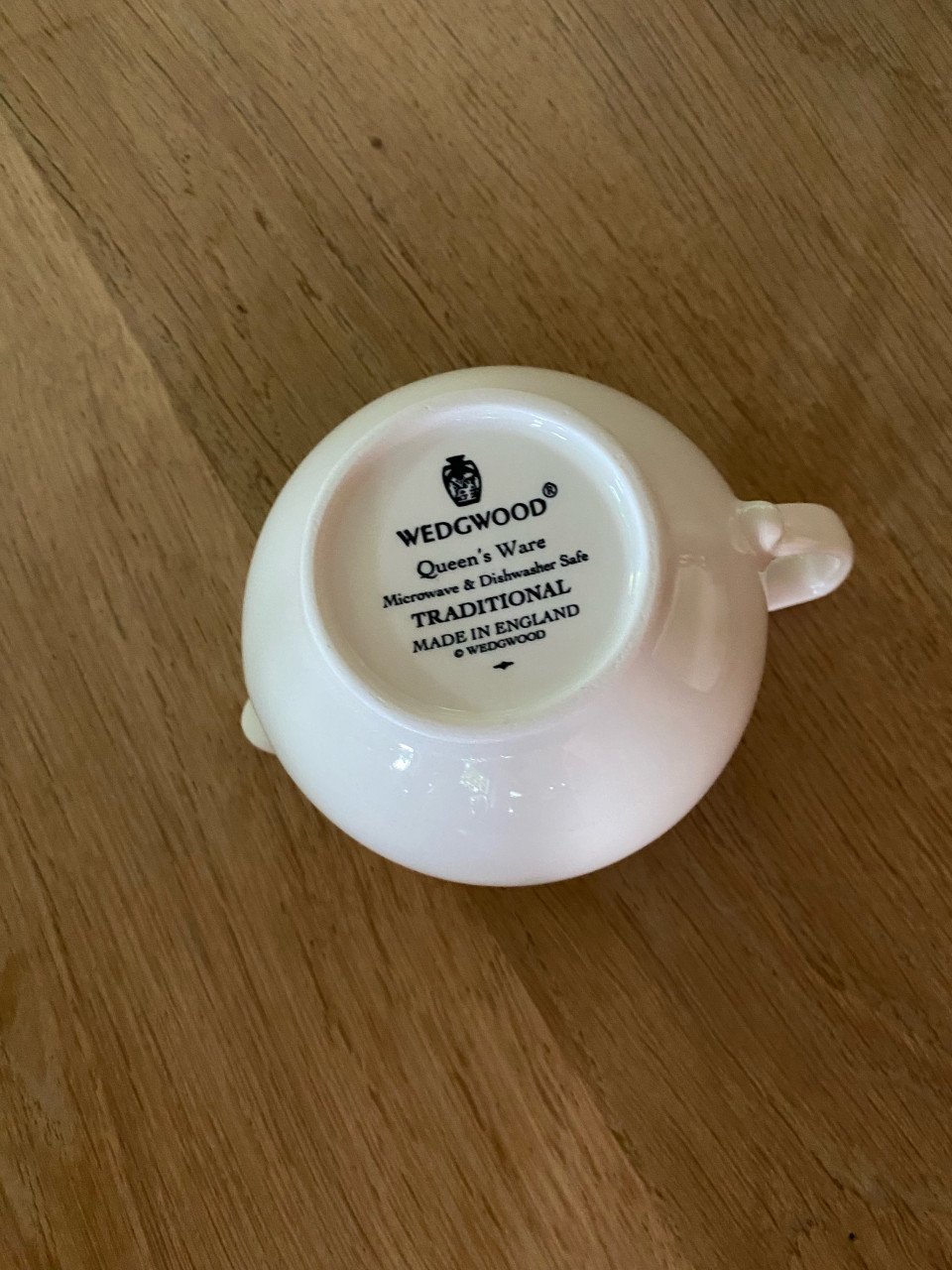 Wedgewood traditional Queensware suikerpotje en melkkannetje