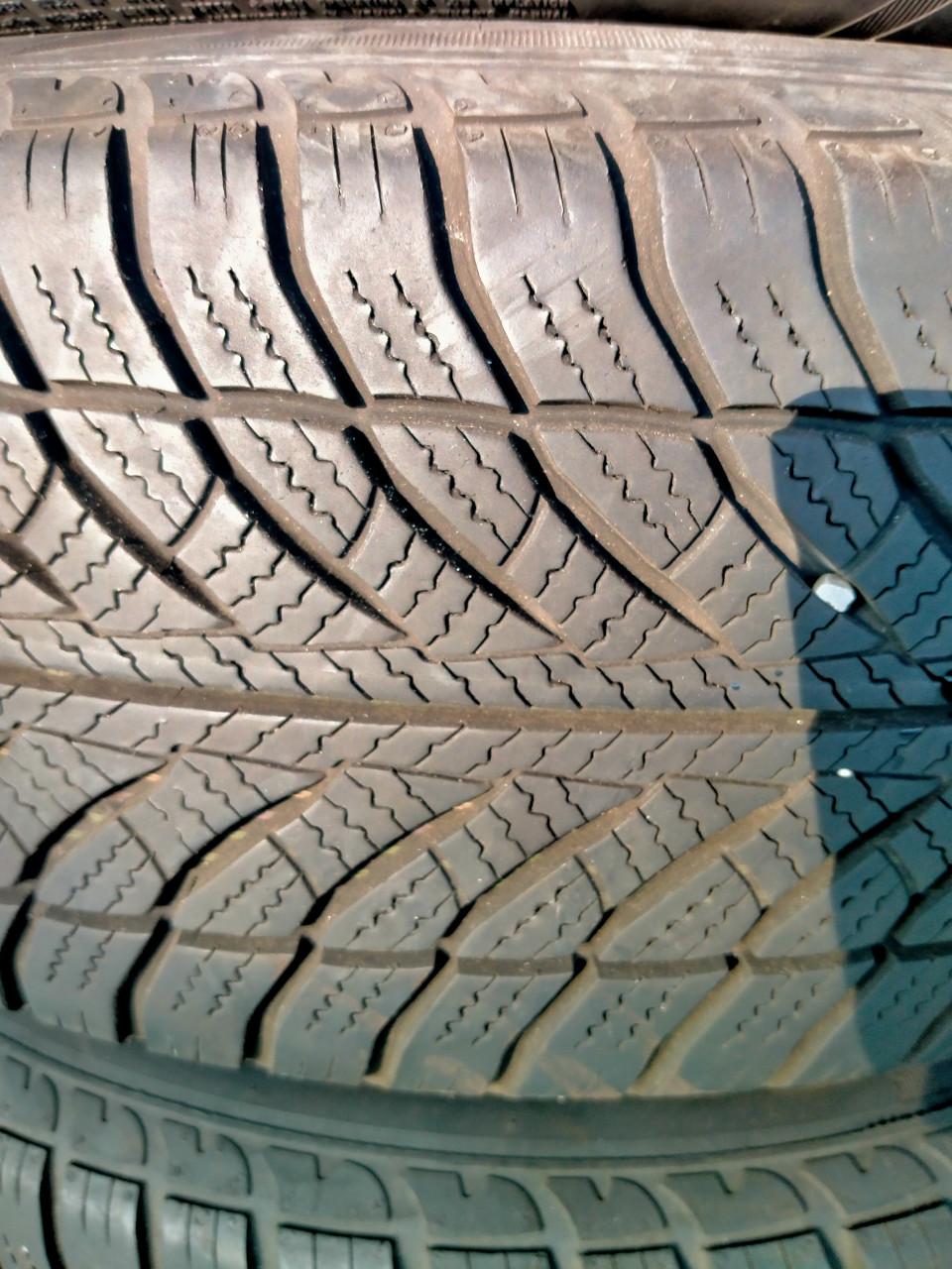 BMW velgen en Goodyear winterbanden