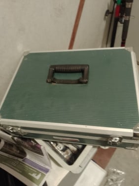 Materiaal koffer gevuld
