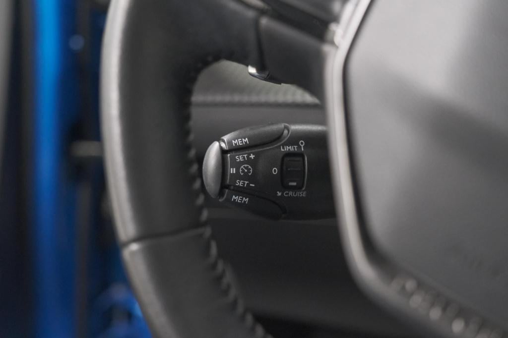 Peugeot 2008 puretech 130 eat8 allure | camera | navigatie | apple carplay 