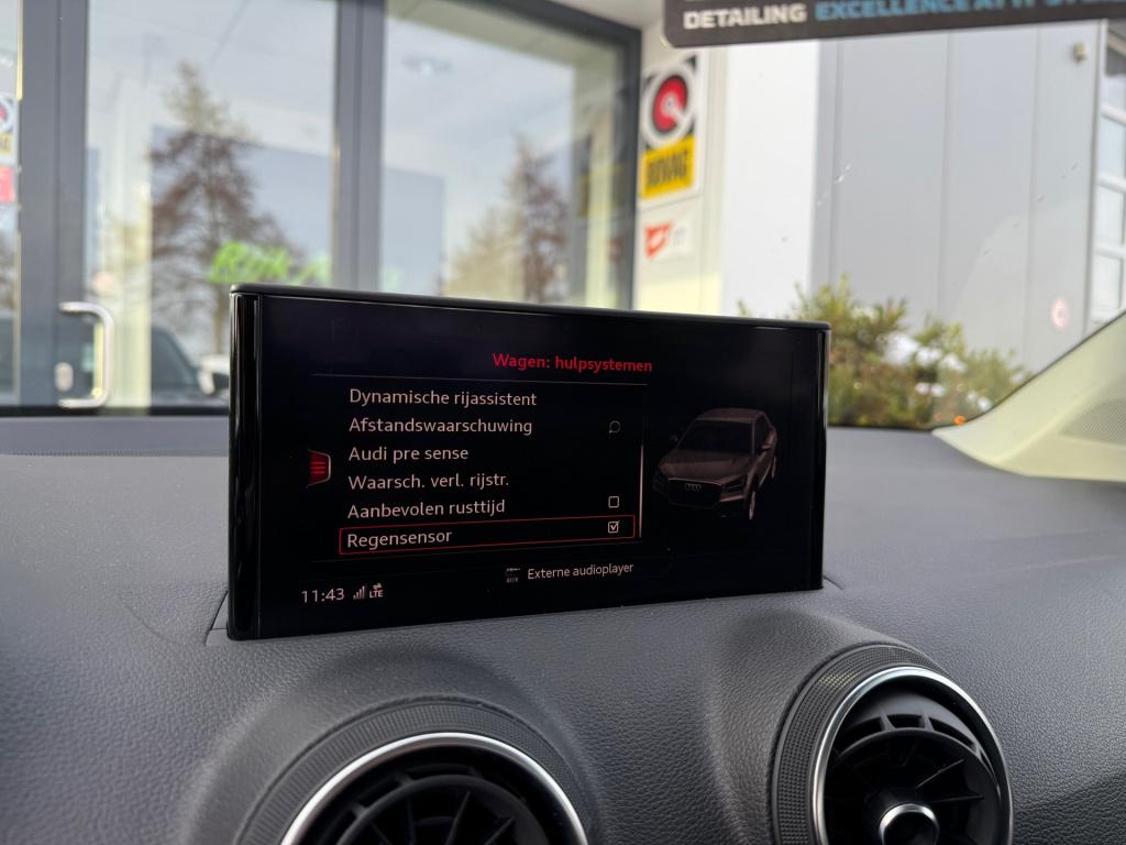 Audi Q2 1.5 tfsi *s edition . virtual * camera * black pack