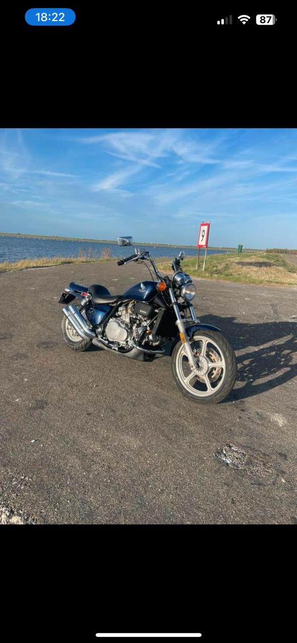 Te koop mijn  Honda VF700C, super Magna, bjr. 1990..