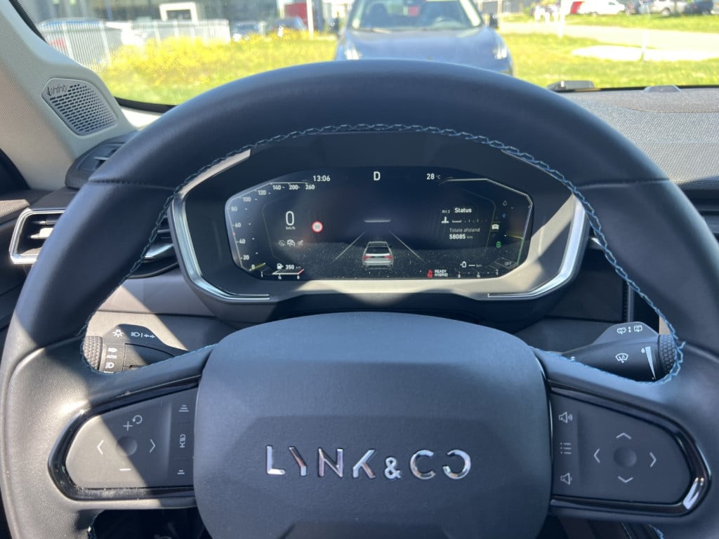 Lynk & Co 01 1.5 261pk plug in hybrid , panodak , 360gr camera , carplay