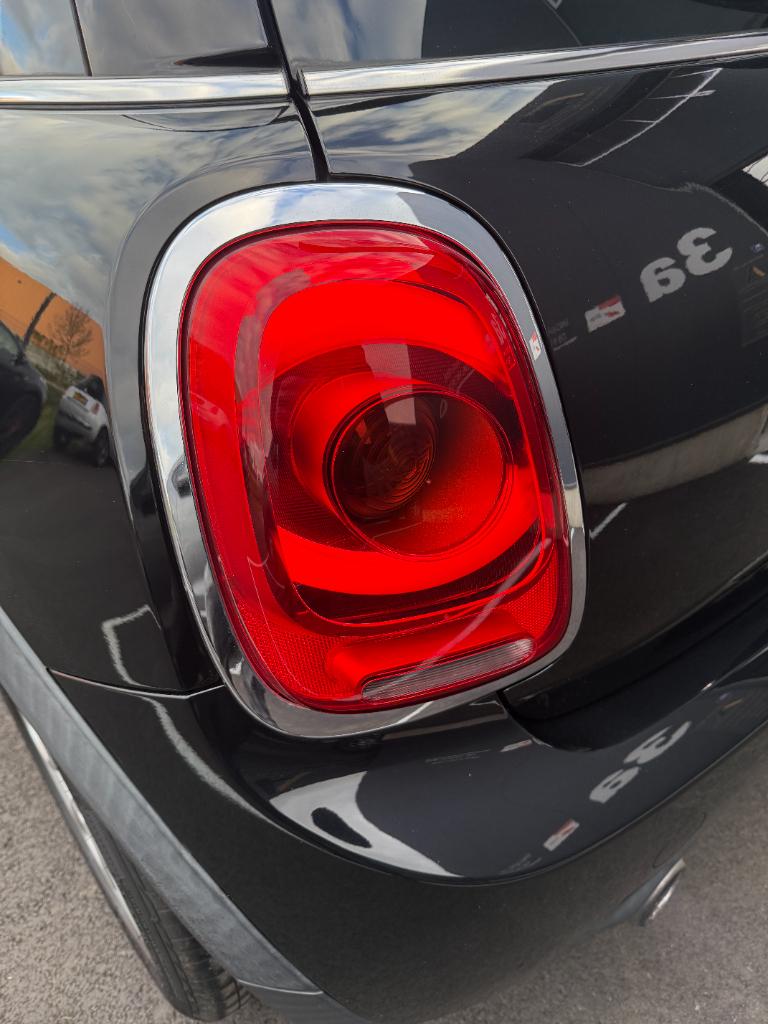 Mini Cooper 1.5 - business