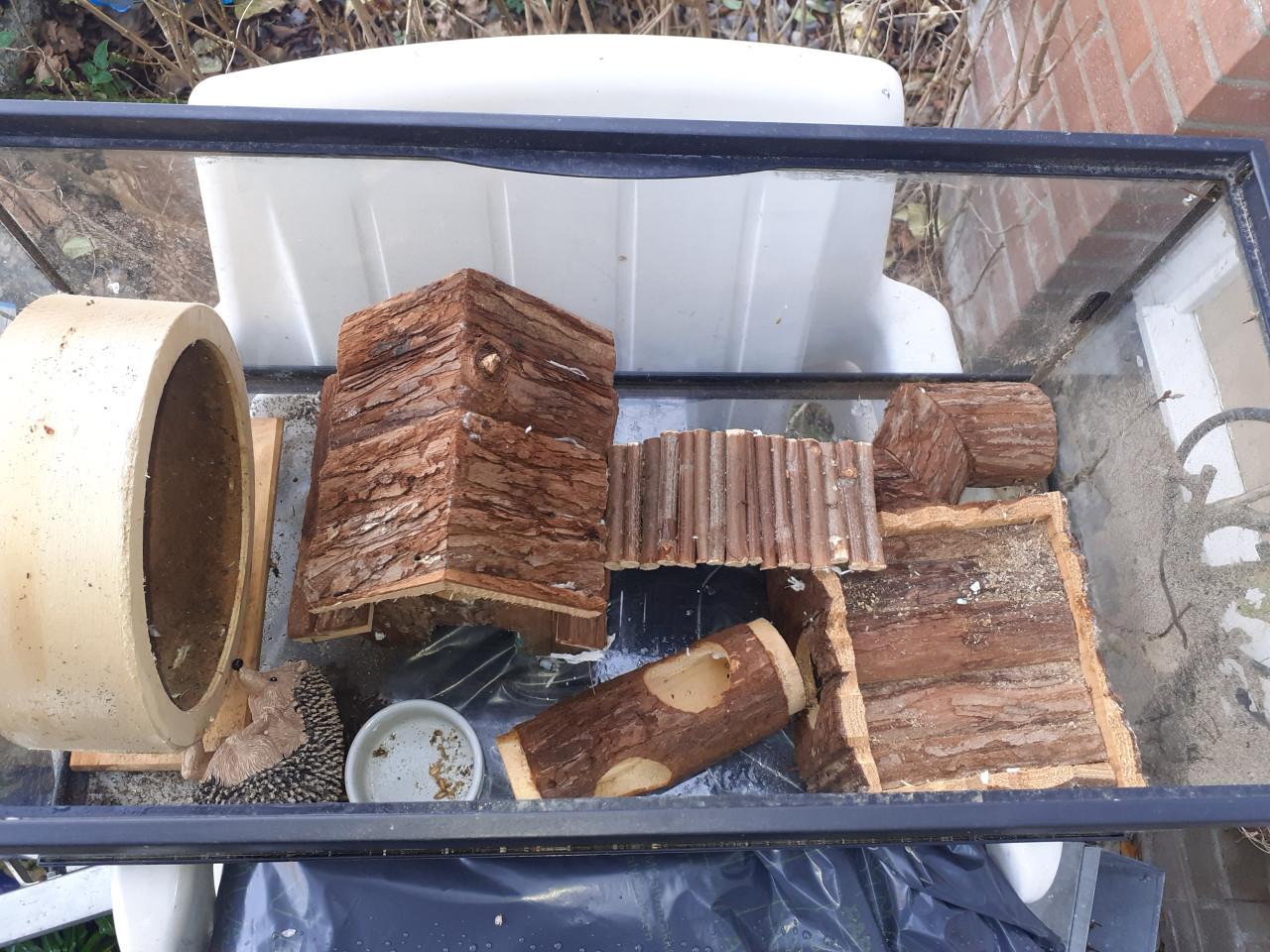 Aquarium ca. 55 liter ingericht voor hamsterkooi