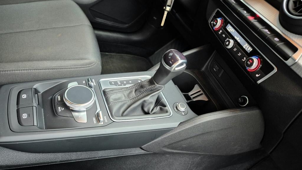 Audi Q2 35 tfsi advanced prestige | led matrix | navi | clima | trekhaak