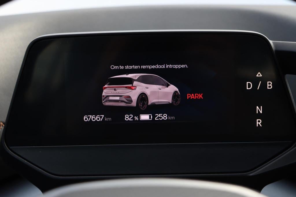 Cupra Born adrenaline 62 kwh 231pk | soh 94,8% |