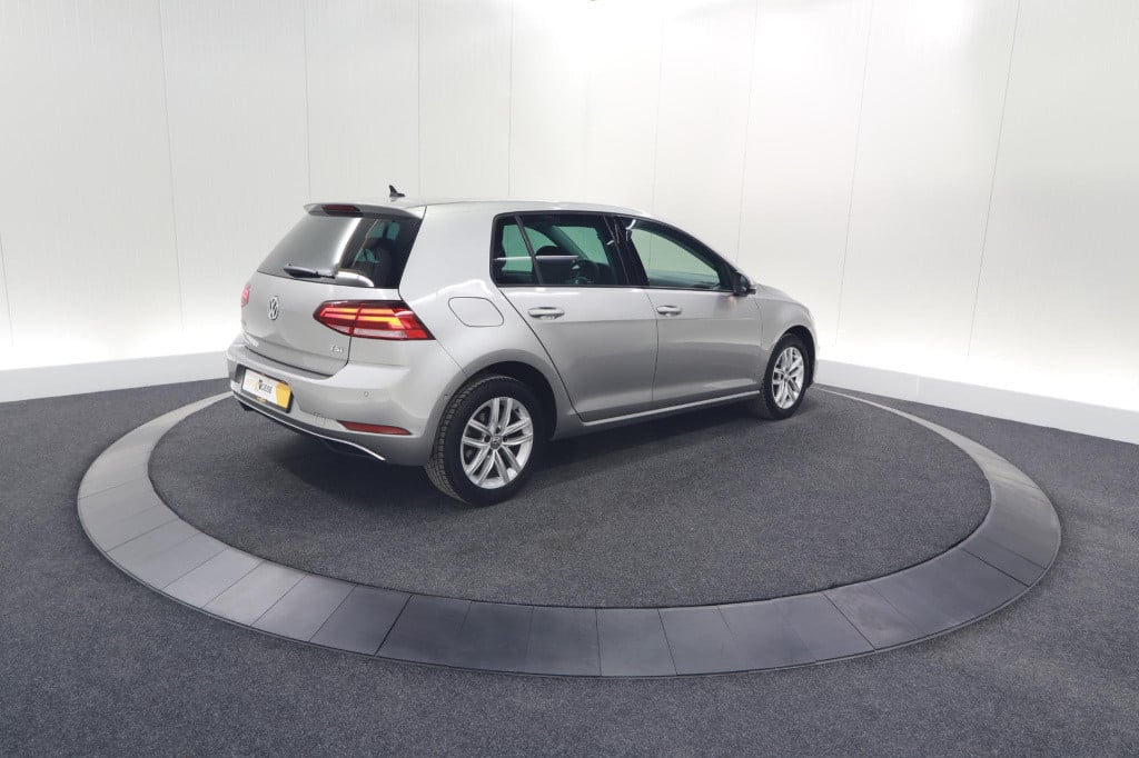Volkswagen Golf 1.0 tsi 110pk highline | adaptieve cruise control | apple c