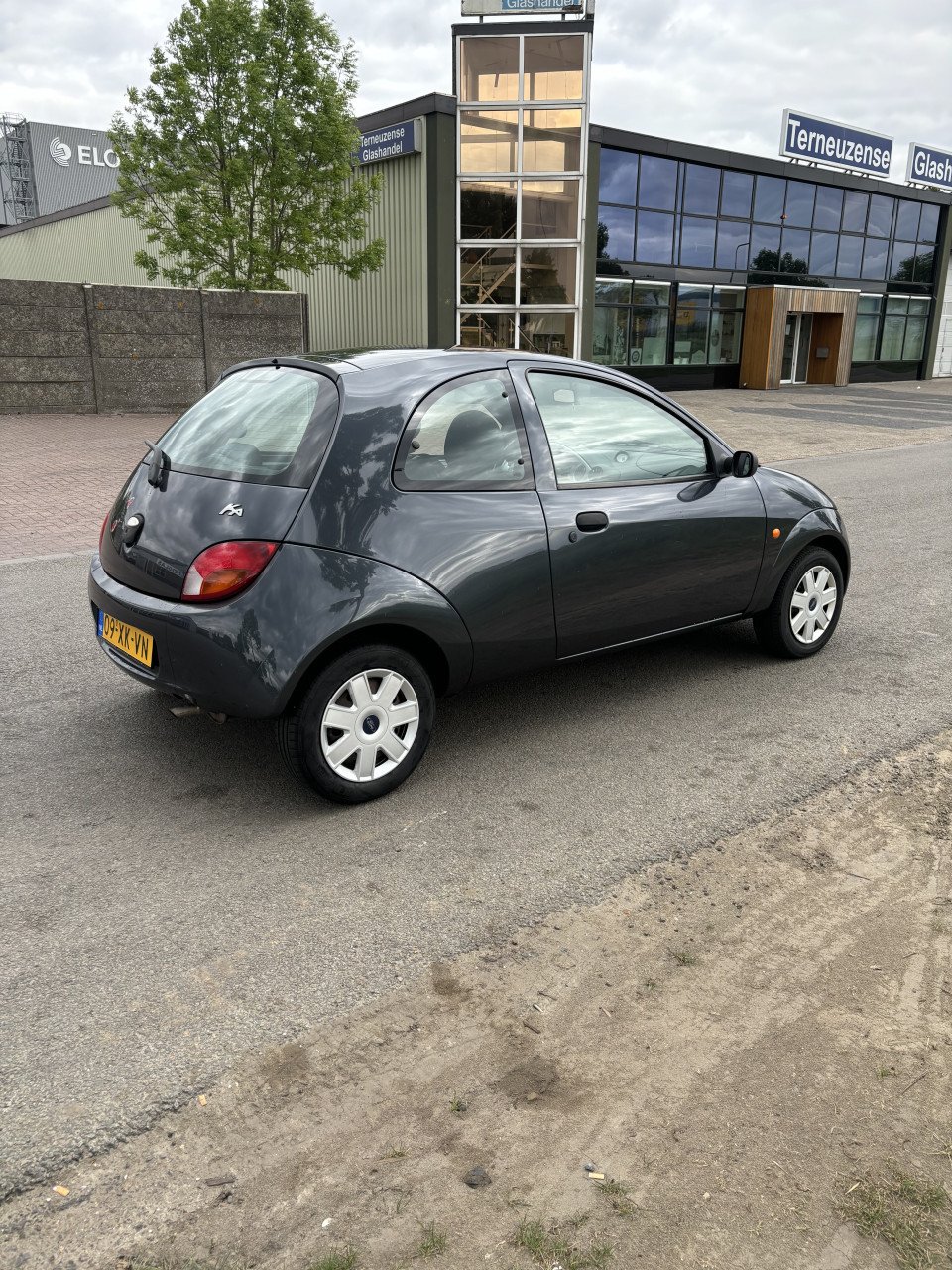 Ford ka met weinig kilometers!