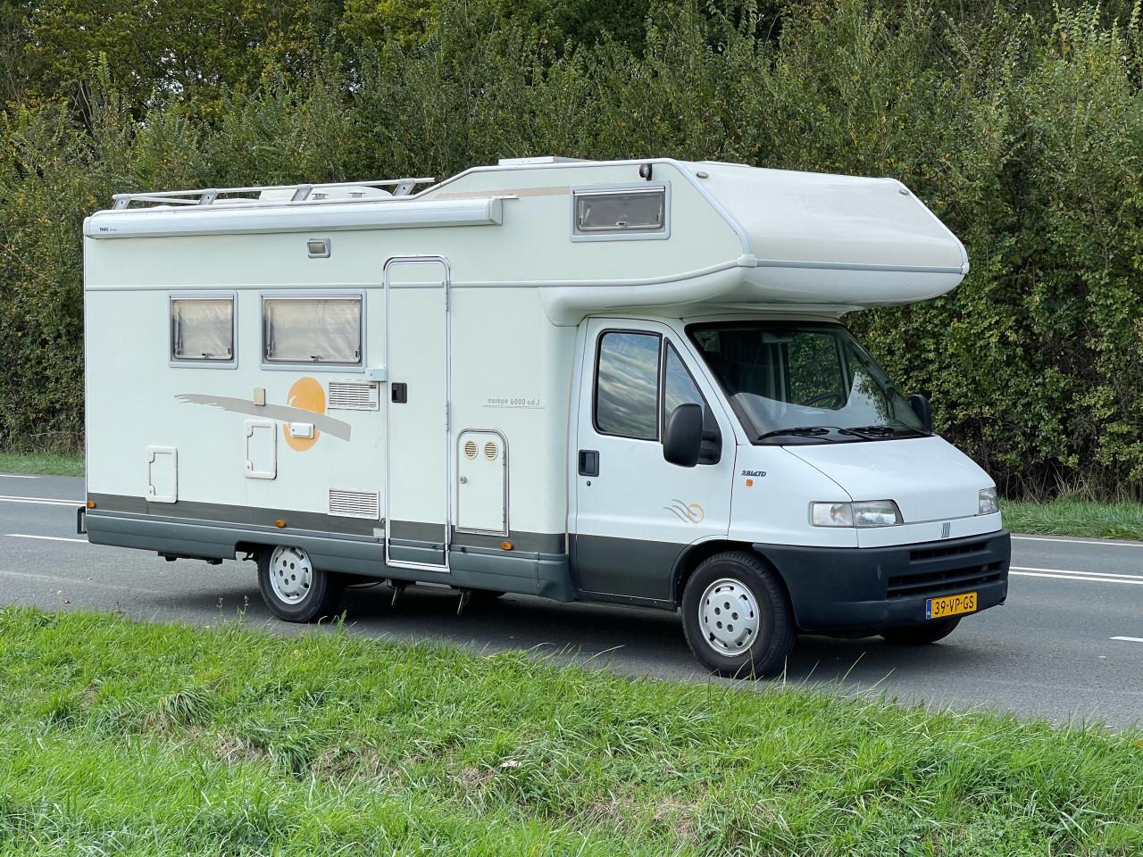 Moderne Camper dubbele airco lage km stand