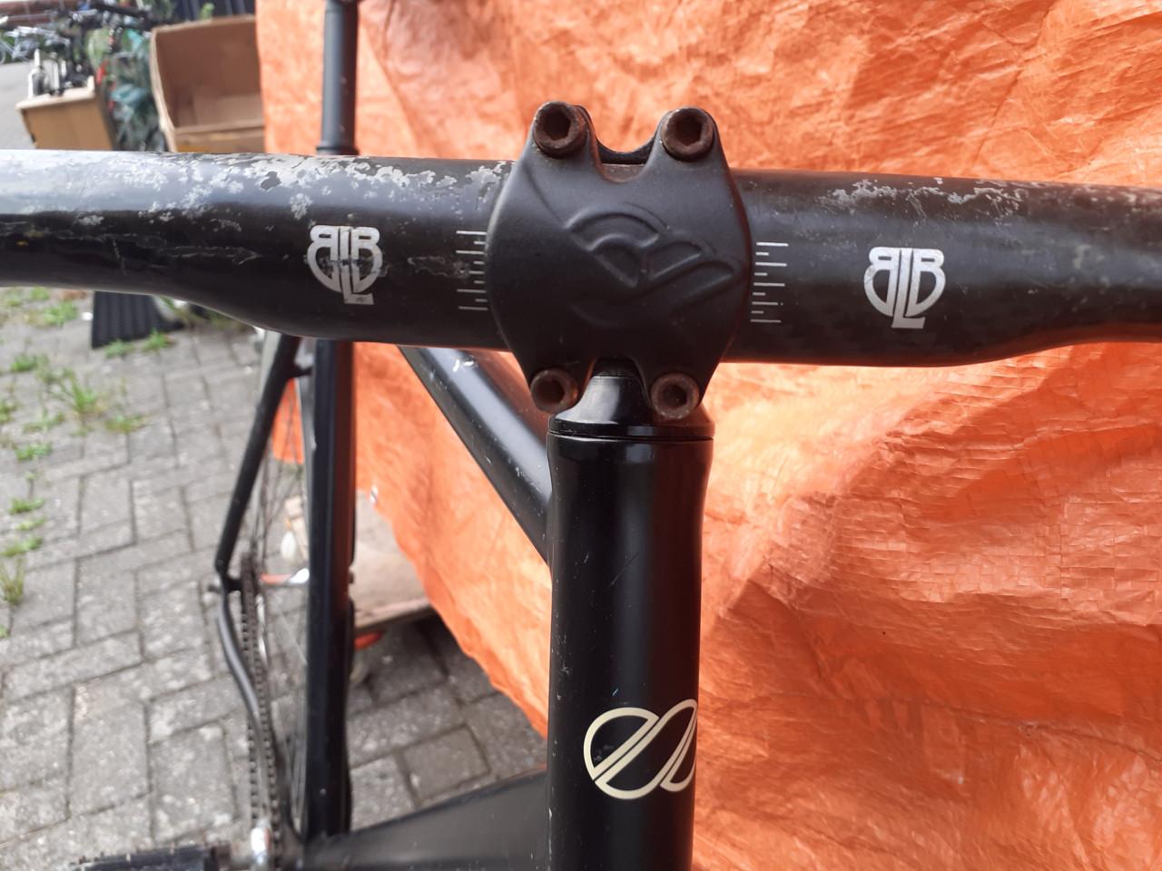 4 x Racefiets GIANT & GAZELLE -XXL & EDDIE-MERKX