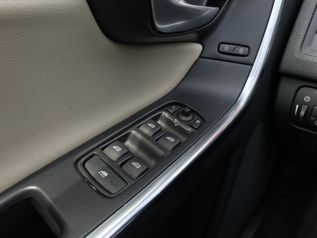 Volvo XC60 2.0 t5 summum plus line automaat | leer | pano | xenon | 18'' lm