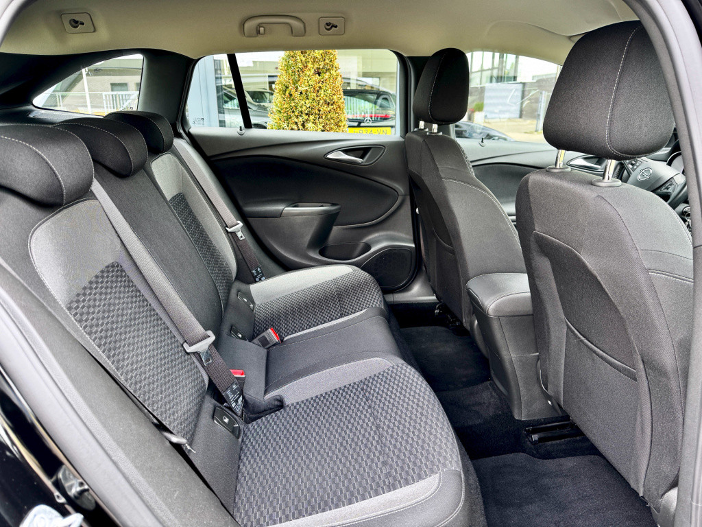 Opel Astra sports tourer 1.2 business edition+ navi ecc cruise