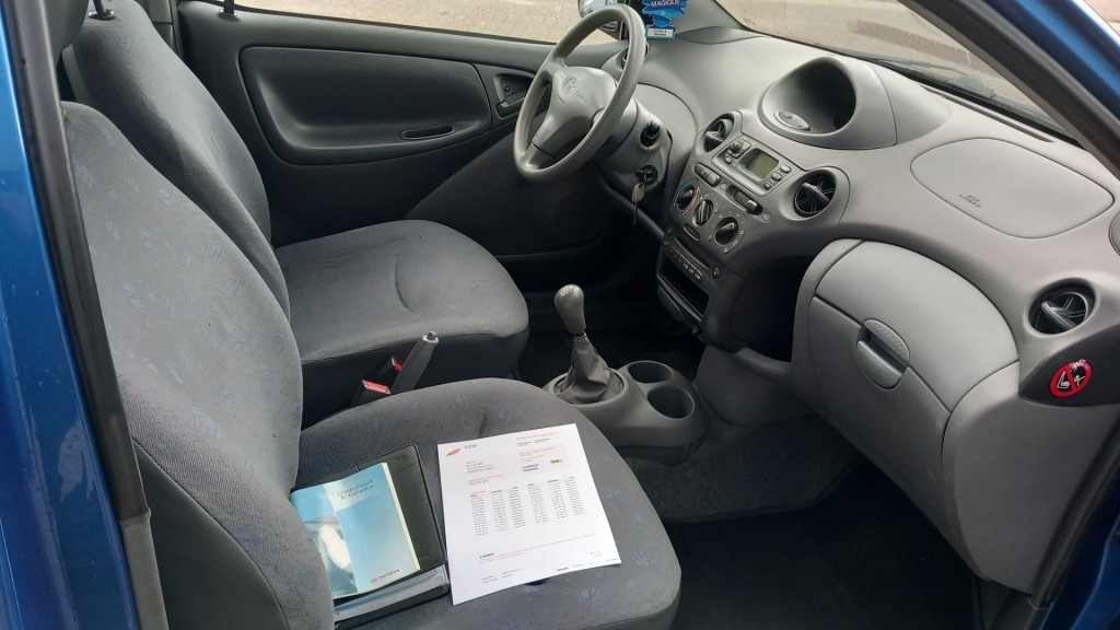 Toyota Yaris 1.0 vvt-i