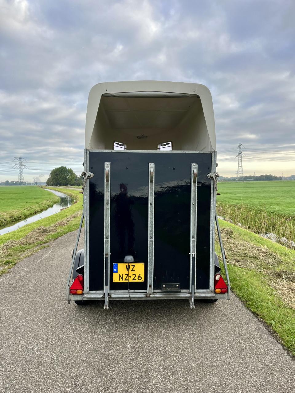 Polyester lichtgewicht Thiel met zadelkamer en aluminium bodem