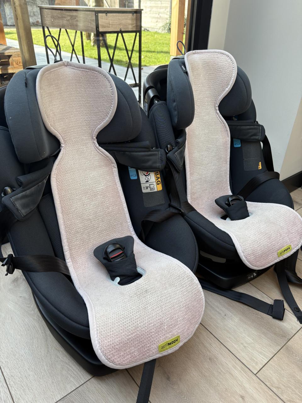 2 keer Maxi-Cosi AxissFix + 2 airlayers