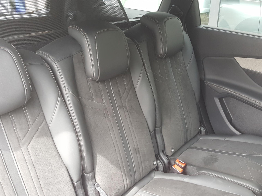 Peugeot 5008 gt 1.2-pt-130pk (vol)automaat/eat8 navigatie | cruise & climat