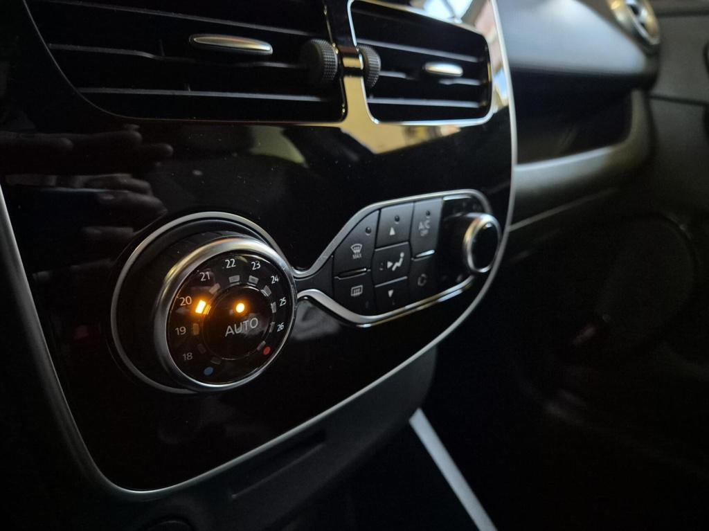 Renault Clio 0.9 tce limited / keyless / cruisecontrol / parkeersensoren