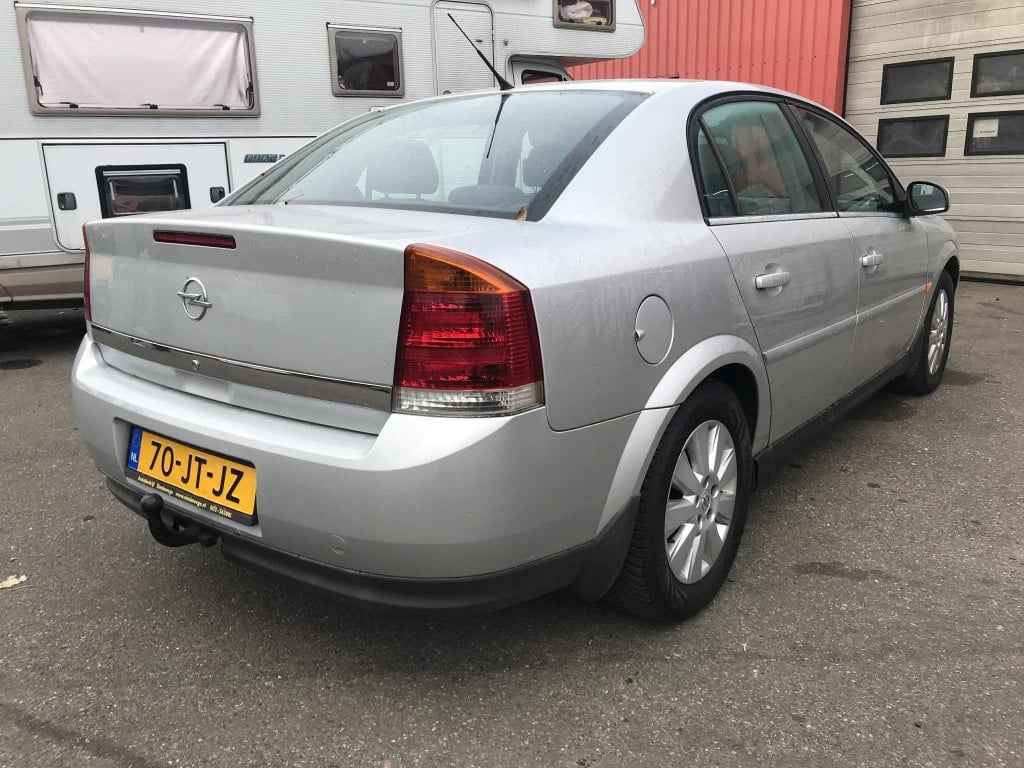 Opel Vectra 1.8-16v elegance