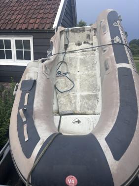 Gratis RIB rubberboot (kapot)