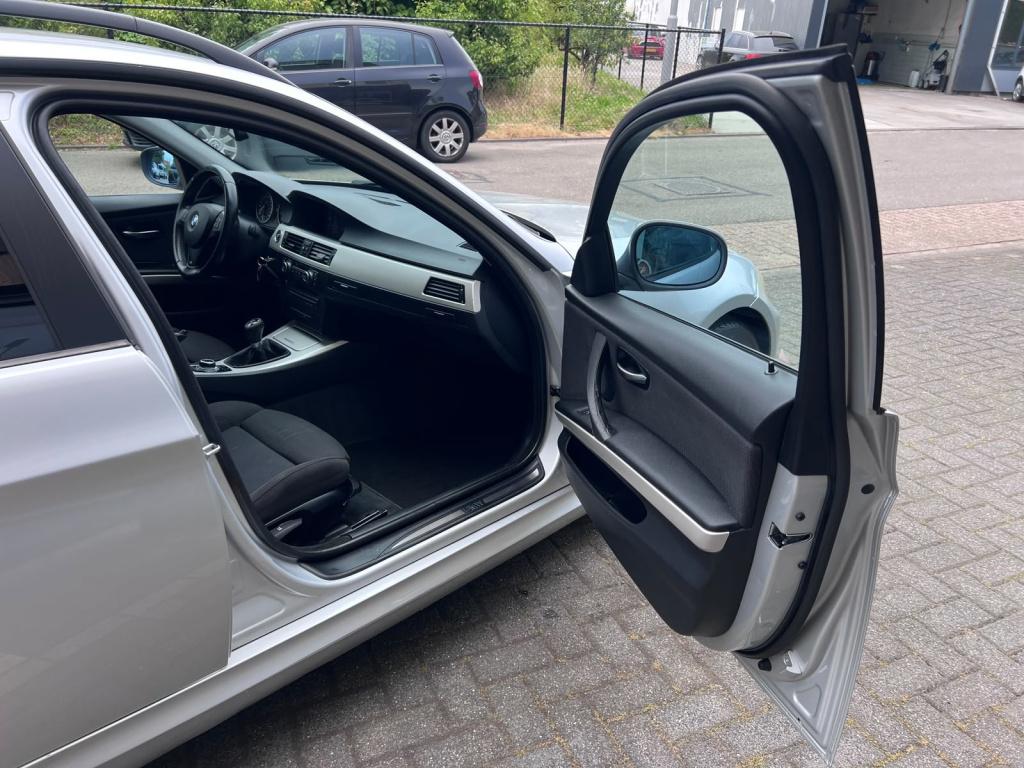 BMW 3-serie touring 318i business line