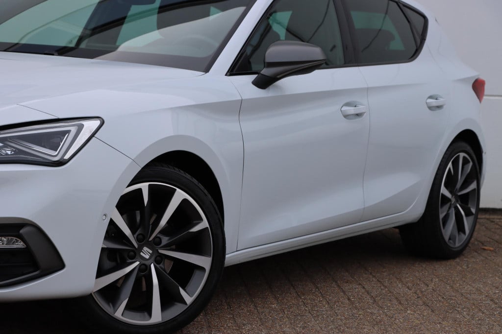 Seat Leon 1.5 etsi fr launch edition dsg7 150pk