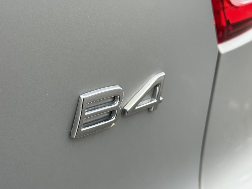 Volvo XC40 b4 197pk plus dark |adap.cruise| trekhaak | camera| elektrische