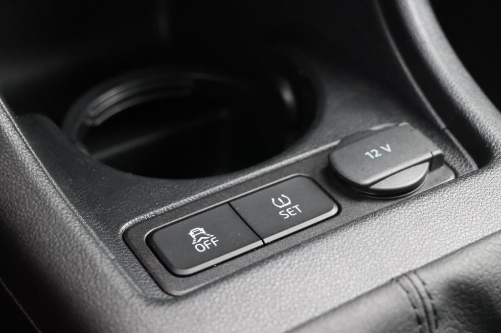 Volkswagen UP! 1.0 tsi 140 pk bmt high up! | stoelverwarming | camera | ac 