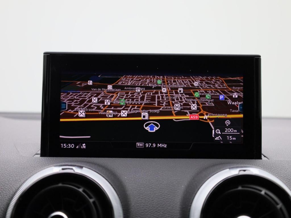 Audi Q2 35 tfsi pro line | panoramadak | stoelverwarming | leder | camera |