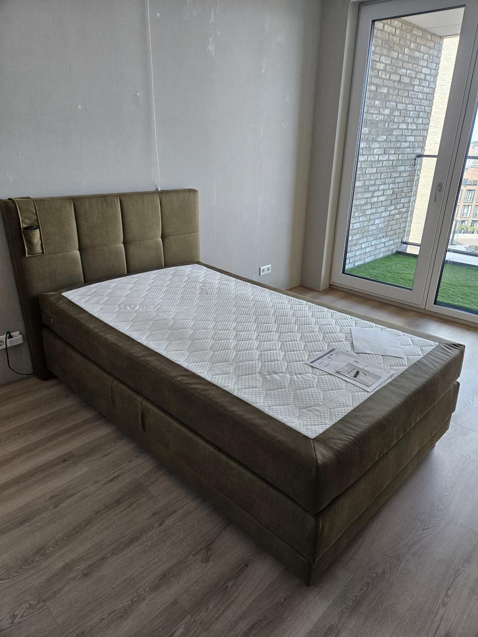 Elektrisch Bed UMIX mosgroen 1m20 breed