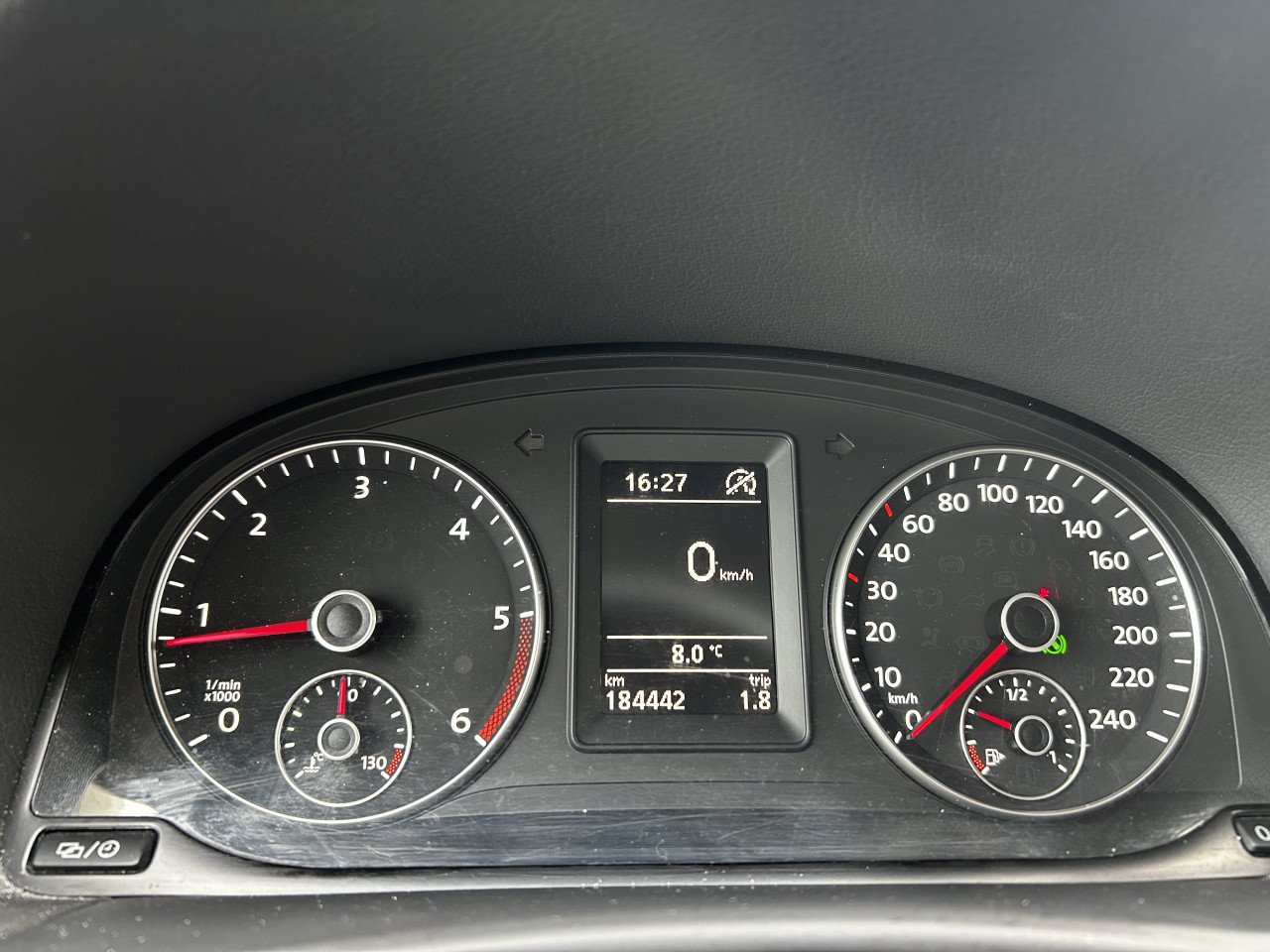 Volkswagen Touran 1.6 TDI Comfort/APK/DSG/GRIJS KENTEKEN/