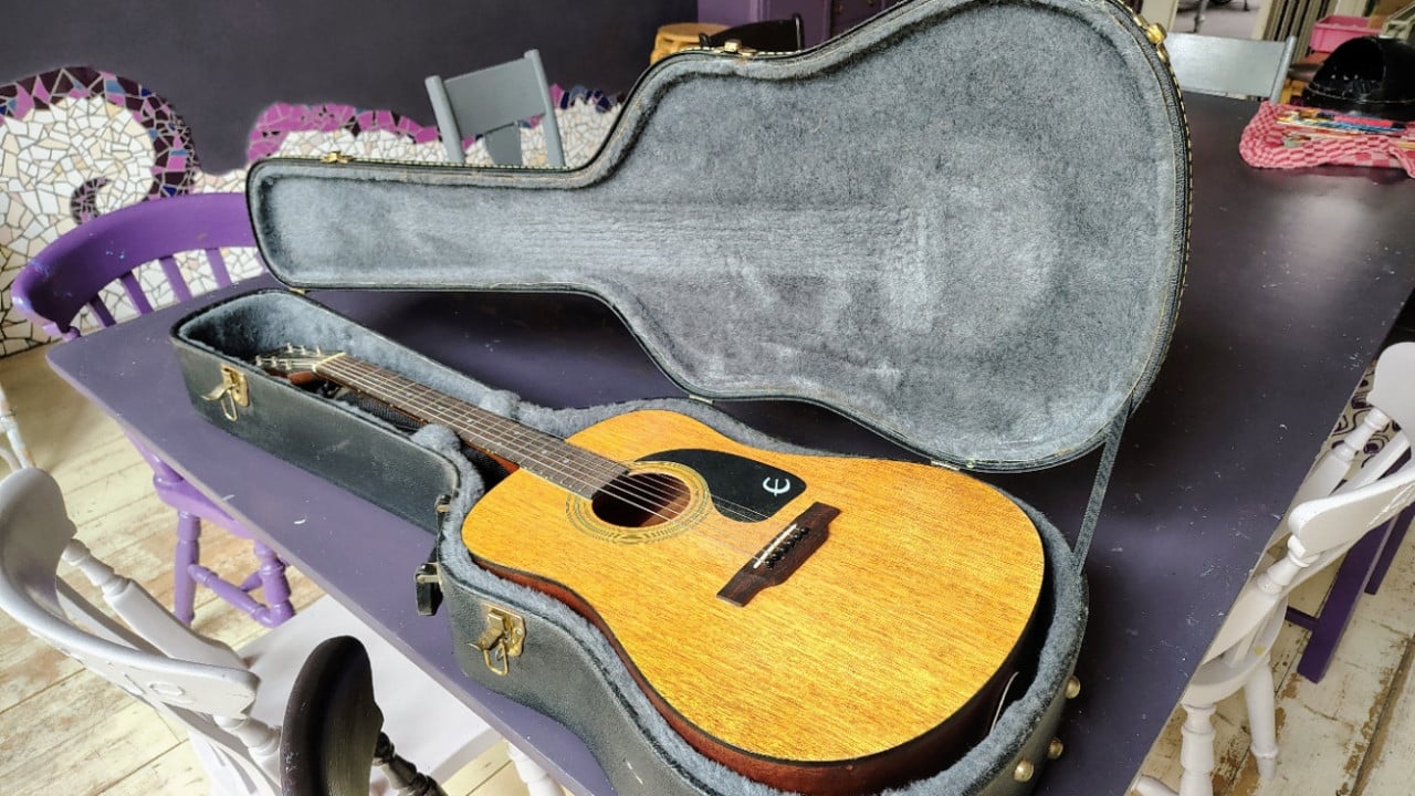 Epiphone gitaar in zeer goede staat met koffer