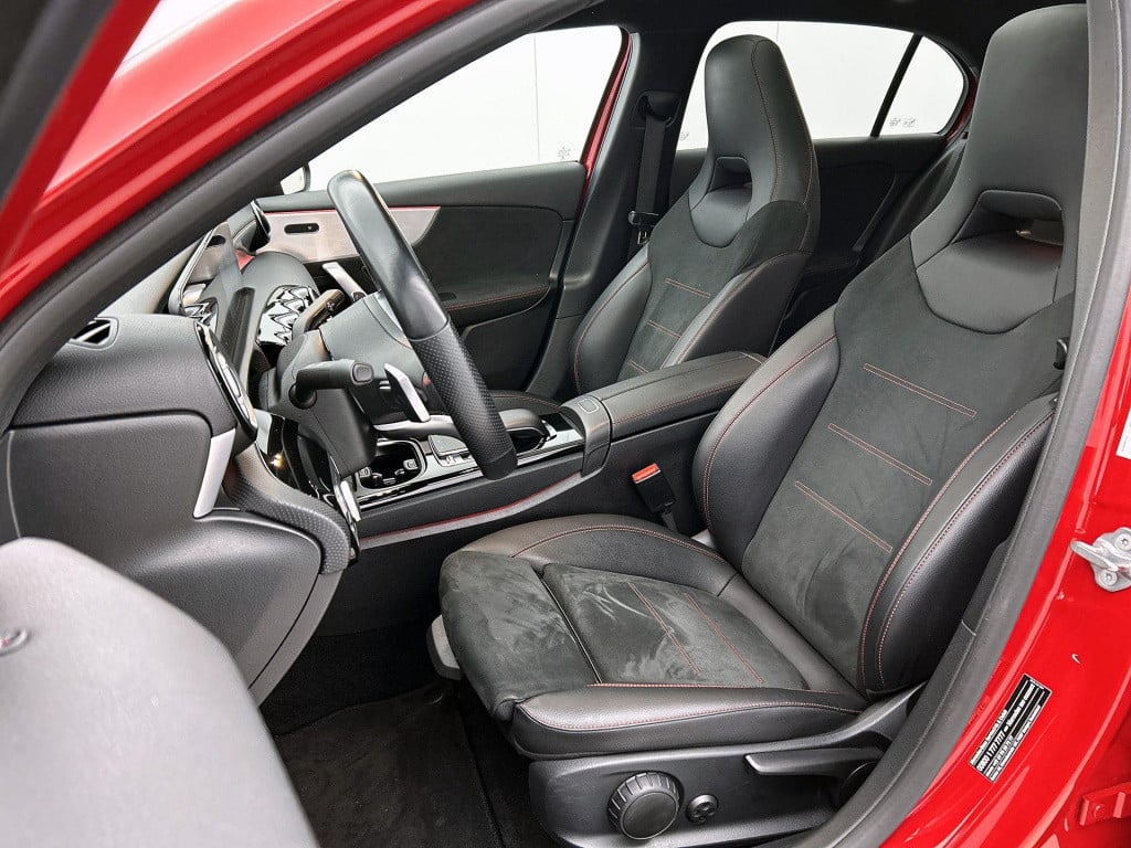 Mercedes-Benz A-Klasse 200 business solution amg | automaat | half leder | 